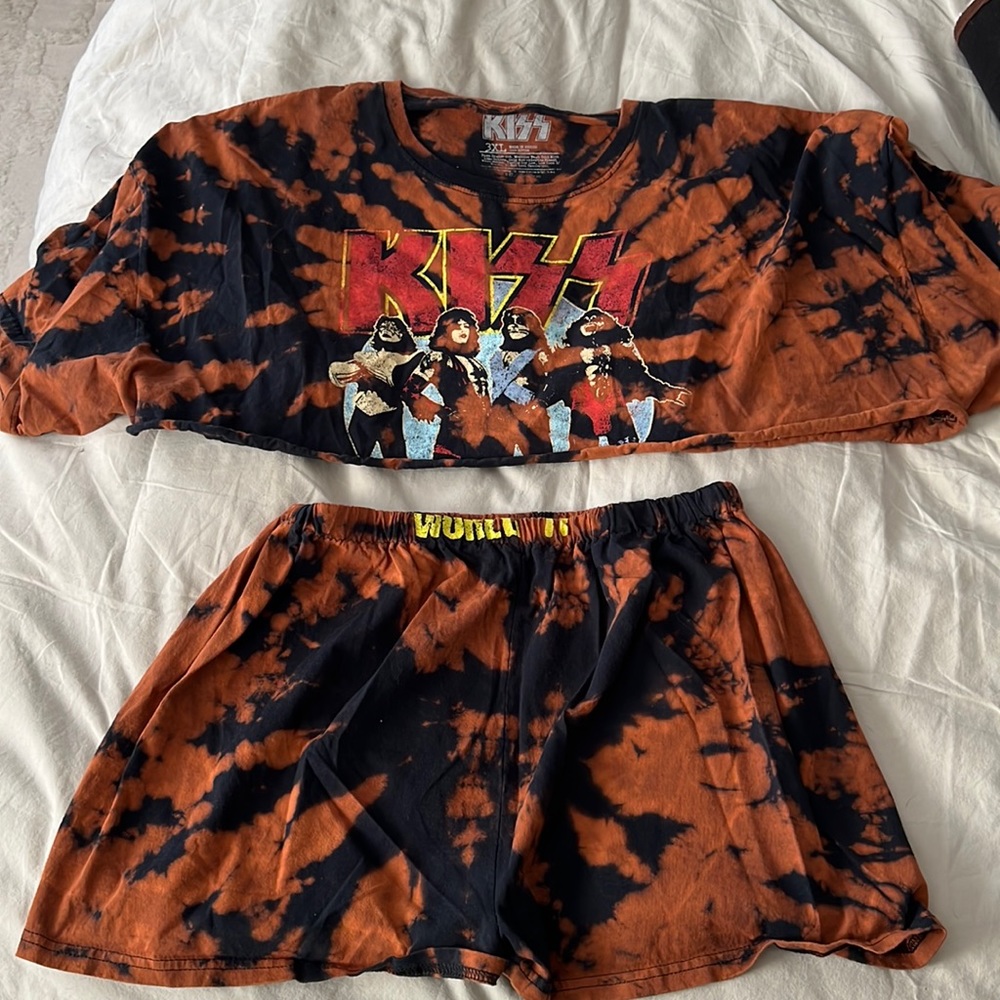 Vintage Kiss T-shirt & shorts